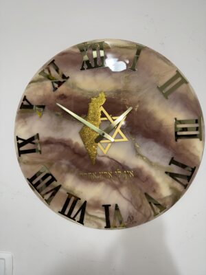 Horloge murale en résine – Tons marron, beige et perle avec Magen David, Terre d’Israël pailletée et chiffres romains dorés